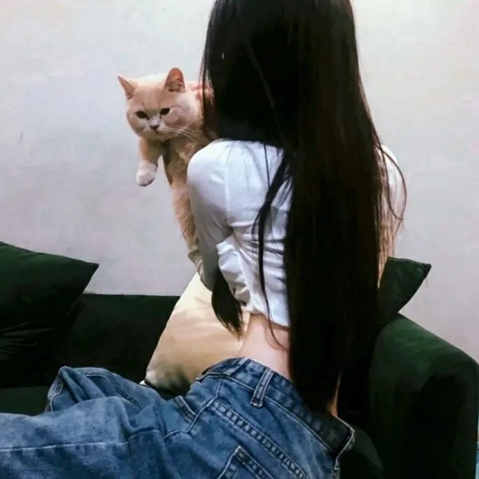 捆著你,困著我